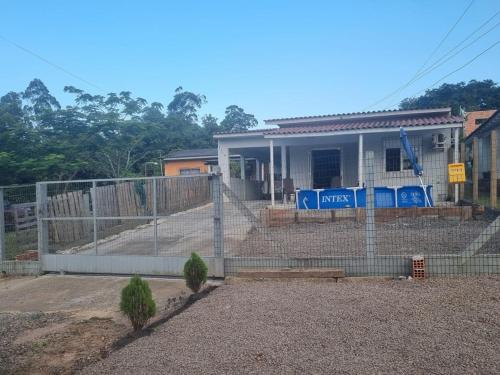 Bygningen som feriehuset ligger i