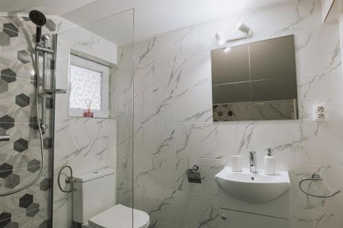 Phòng tắm tại Riverside Bușteni