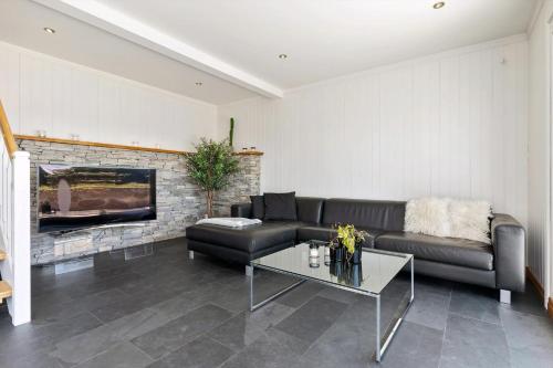 Et opholdsområde på Beach House With Multiple Terraces In Holmsbu