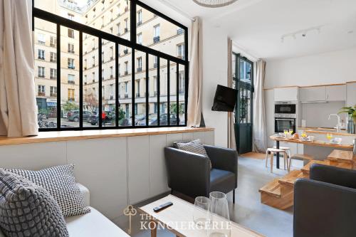 Residence d'Exception Renovee par Architecte - Paris 10