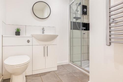 Et badeværelse på Contemporary Modern Studio