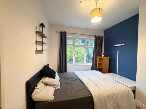 Postel nebo postele na pokoji v ubytování Welcome to this charming presented 2-bedroom house