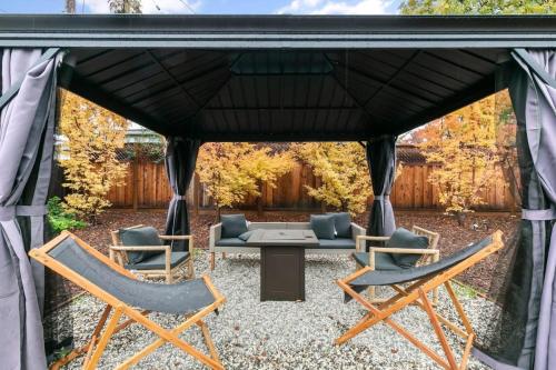 Billede fra billedgalleriet på Marbella Lane - Modern 3BROasis in SiliconValley i Rancho Rinconada