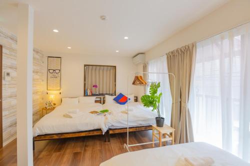 Whole 3-floor Tokyo house 3 showers 3 toilets Tatami Max 13