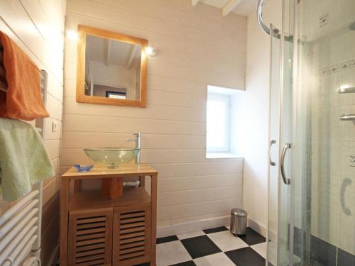 Koupelna v ubytování Maison spacieuse avec jardin, animaux acceptés, Wifi - FR-1-497-10