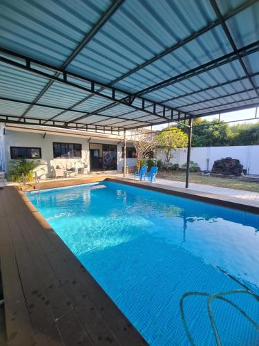 Billede fra billedgalleriet på สกลนครพูลวิลล่า i Sakon Nakhon