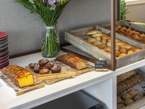 Comida en o cerca de este hotel