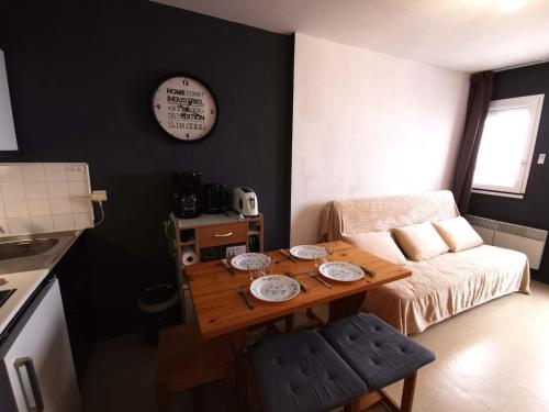 Studio cosy 3e étage, vue vallée, skis aux pieds - FR-1-771-41