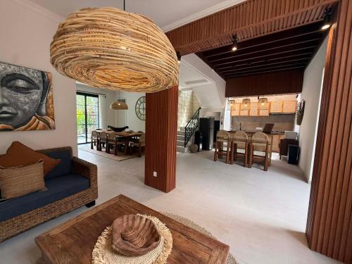 Posezení v ubytování de CINTA Villa - KUTA - 6 bedrooms - Heart of Kuta