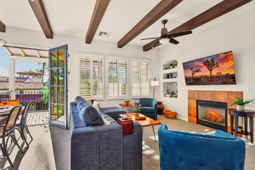 Et opholdsområde på LV217 Superb 2 Bedroom Overlooking the Lap Pool