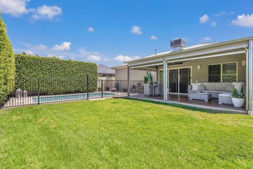 En have udenfor Kabinga Kottage - Echuca Holiday Homes