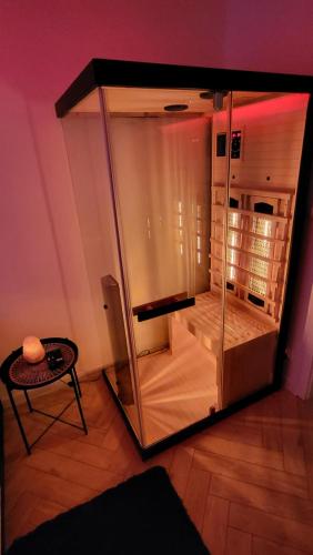 Postel nebo postele na pokoji v ubytování Hermes Sauna Jacuzzi