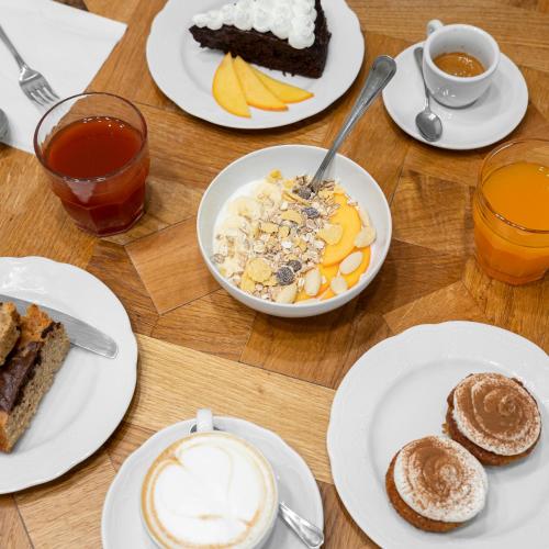 Еда / где поесть недалеко от отеля