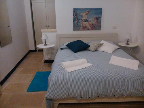 Ένα ή περισσότερα κρεβάτια σε δωμάτιο στο Fenisia Guest House option wellness