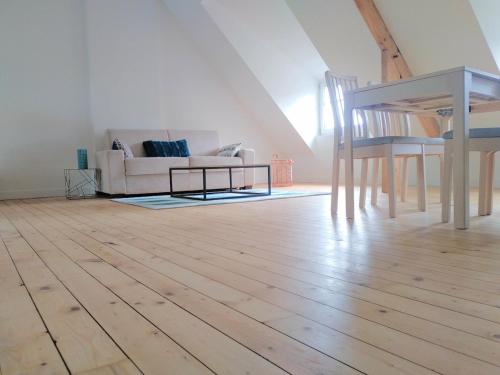 Grand studio très lumineux au coeur de Solidor