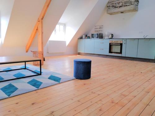 Grand studio très lumineux au coeur de Solidor