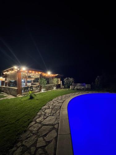 Het zwembad bij of vlak bij Villa Aresini Relais & Spa