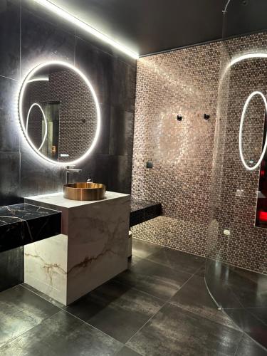 Spa privé XXL dans cave Voûtée - Suite Luxe Romantique