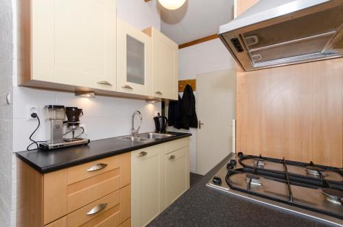 Gallery image of Bungalow including 4 bikes in Warmenhuizen