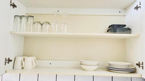 Billede fra billedgalleriet på Stylish 1 Bed Self Catering Near OR Tambo i Kempton Park