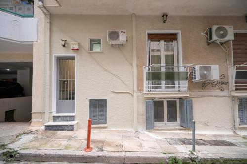 Authentic Athens Living In Zografou by ΜΡS