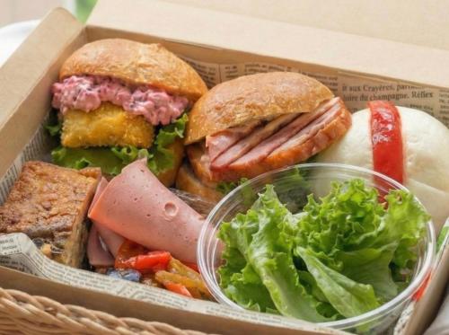 Mad i feriehuset eller i nærheden