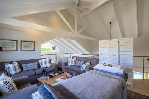 Khu vực ghế ngồi tại Stableford Beachhouse Top b&b