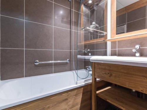 Bel appartement proche centre, 2 chambres, rénové, balcon, 6 pers