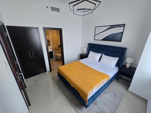Stunning 1-Bedroom Apartment in Botanica Tower photo 2