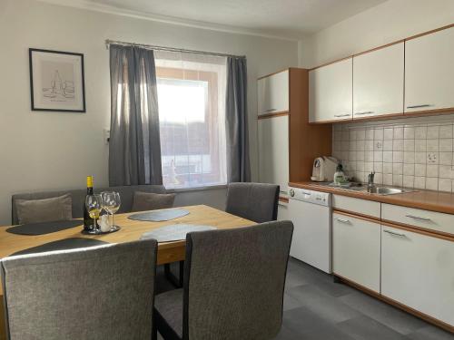 Køkken eller tekøkken på Ferienwohnung Eichhorner