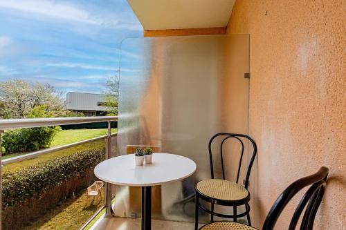 Moundi Piscine-parking-balcon Proche Hippodrome