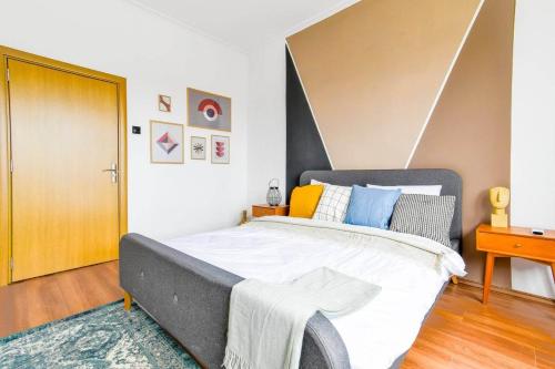 3 Rooms Together Budget Central Stay