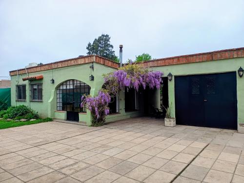 Bygningen som feriehuset ligger i