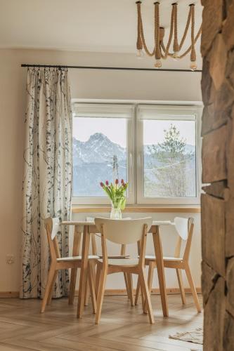 Apartament okno na Giewont