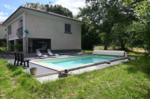 Swimmingpoolen hos eller tæt på Villa La Ferrière with swimming pool