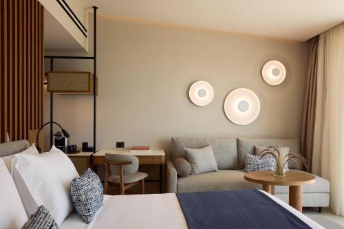 Et opholdsområde på Oros Luxury Beach Resort