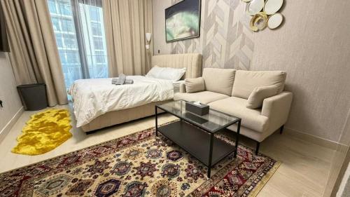 Luxure Studio with Pool View