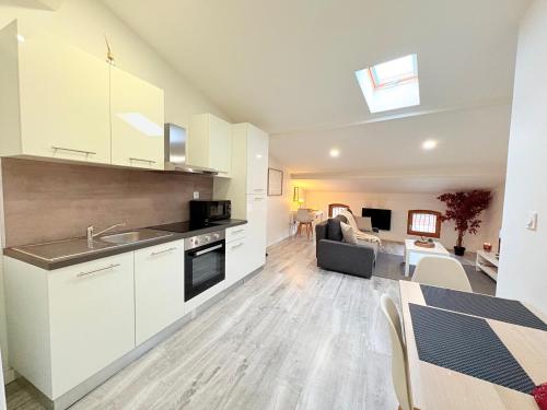 Kuchyň nebo kuchyňský kout v ubytování Le Refuge du Midi