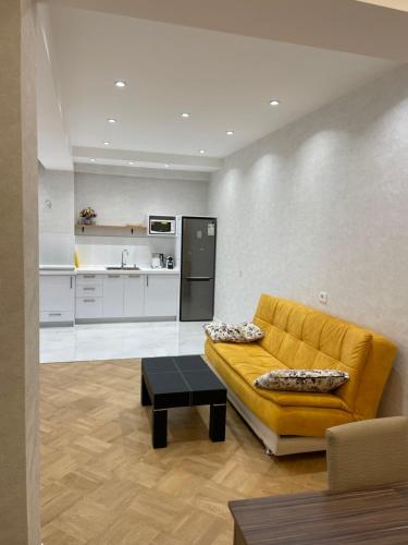 Baku City Center Studio - City View & Modern Comfort