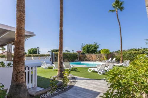 Nectarinas C1 by VillaGranCanaria