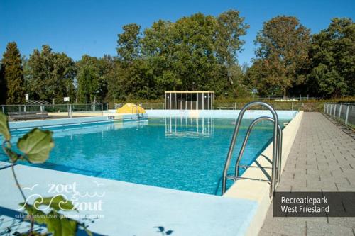 Swimmingpoolen hos eller tæt på 3 bedrooms Family House till 6 p Near Amsterdam & Sea