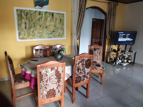 Zona d'estar a Edea loc2