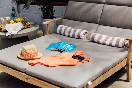 Posezení v ubytování Palm Pool Grove - Luxury rental close to beach