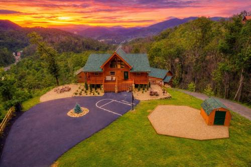 an aerial view of a log cabin in the mountains at Bella Vista Lodge in Gatlinburg