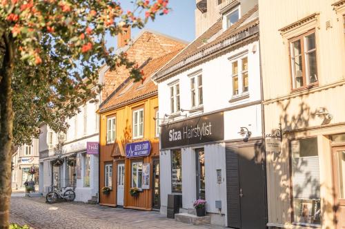 Ảnh trong thư viện ảnh của Stylish apt 2nd floor city centre ở Trondheim