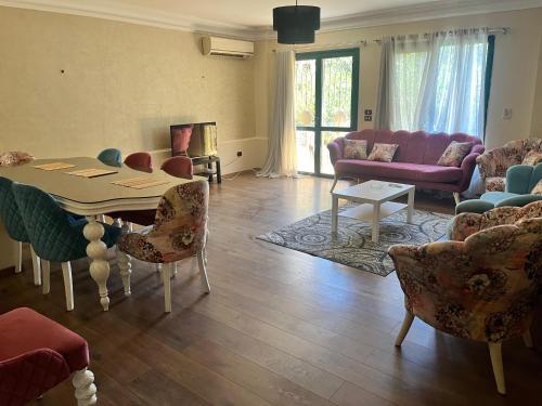 Comfortable apartment with a private garden near AUC شقه فندقيه