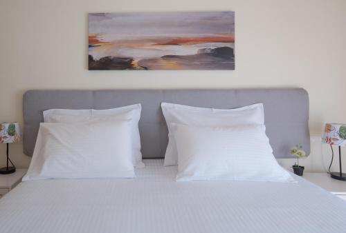 ANDIE Central 1BR by Metro Station