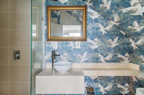 Et badeværelse på Encantador Duplex en BOCAGRANDE confort y descanso frente al MAR