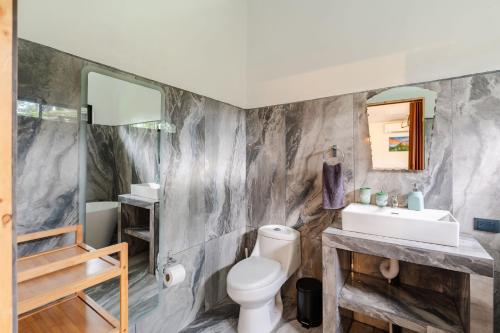 Et badeværelse på Villa Tucán Fortuna