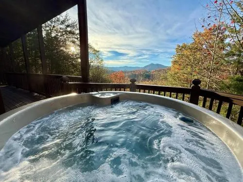 Elk Lodge, Cozy cabin with a Mountain View! photo 1